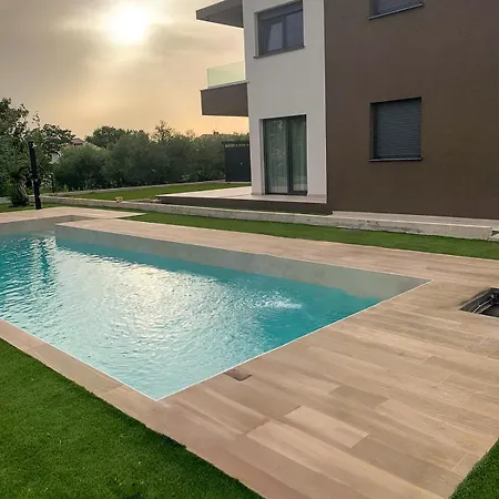 Oaza Maslina - Traumhafte Mit Pool Und Whirlpool