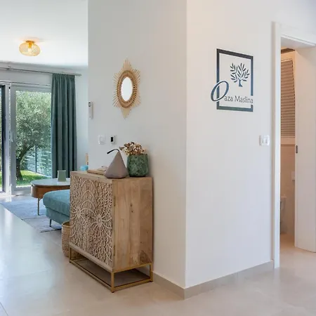 Oaza Maslina - Traumhafte Mit Pool Und Whirlpool Apartment